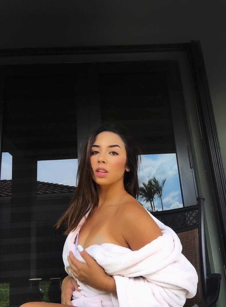 OnlyFineDimes's tweet photo. Insta: _mperezz_ 
@_mperezz_ https://t.co/VdAKaeXGbZ