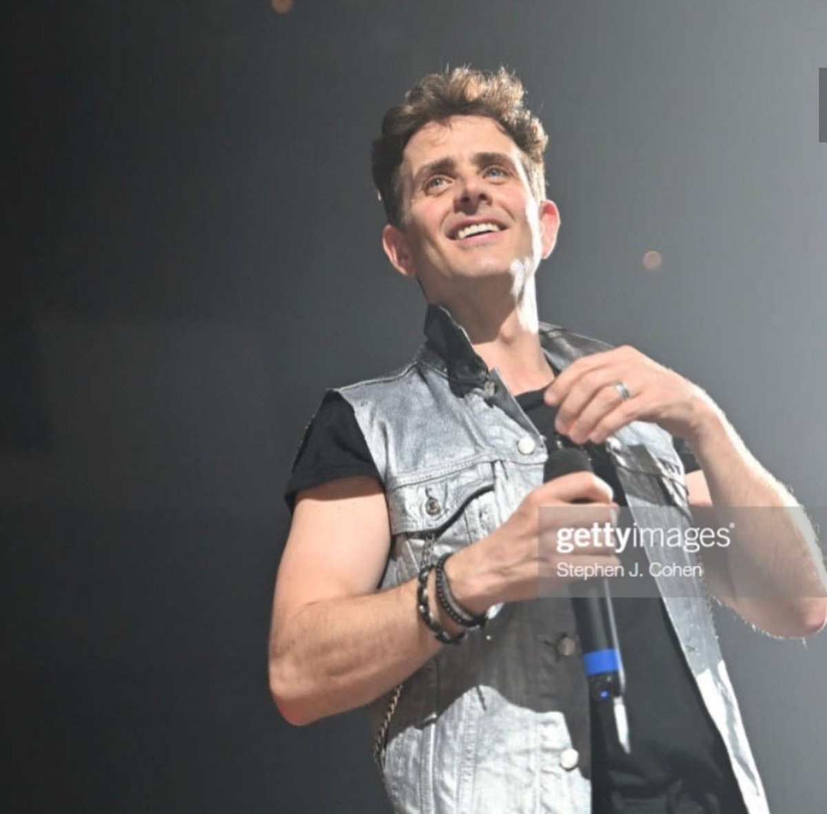 RockinRachi92x's tweet photo. · Some shots from the #MixTapeTour 🎤🎶💕🔥😍🎉 · #JoeyMcIntyre #NKOTB #BHLove #MacThread (📷✨: credit to owners) https://t.co/EKUTzFVJ19
