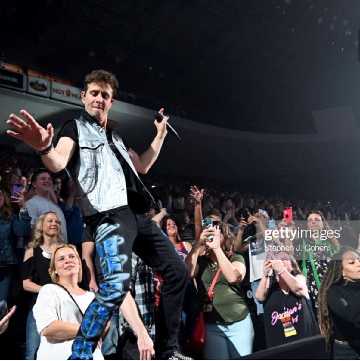 RockinRachi92x's tweet photo. · Some shots from the #MixTapeTour 🎤🎶💕🔥😍🎉 · #JoeyMcIntyre #NKOTB #BHLove #MacThread (📷✨: credit to owners) https://t.co/EKUTzFVJ19