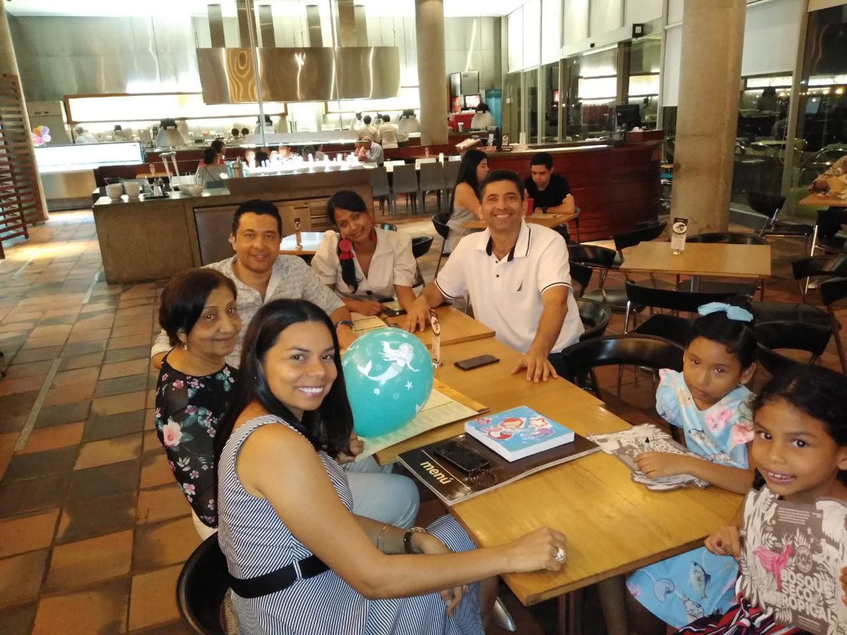 Hoy, quiero desearle un feliz día de las #Madres a todas las #Bolivarenses que con su esfuerzo, dedicación y amor hacen que nuestros días sean más agradables. 
Gracias  por impulsarnos  a ser mejor cada.
.
.
.
.
#DiaDeLaMadre