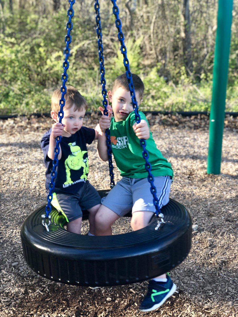 screwthescale1's tweet photo. Thankful for these little guys who made me a mama https://t.co/seOfj0gQCa