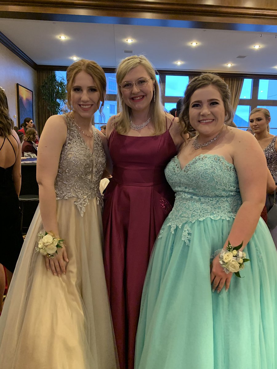KayleGraham123's tweet photo. Prom 2019... it’s a night that we will never ever ever forget! *que the High School Musical Song* https://t.co/cwlA6xGn8v