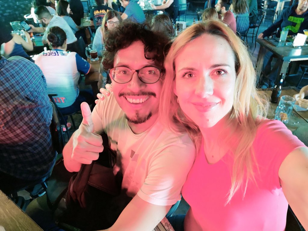 zairaee's tweet photo. Listos @quqarmando y yo para ver #Got #DomingGOT #Saltillo https://t.co/1FZkh2wOvM