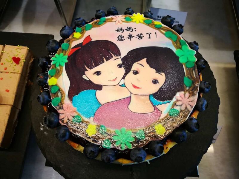 If there is anyone who deserves to be wined and dined, it’s your mama. 😉#HappyMothersDay #HeyChina