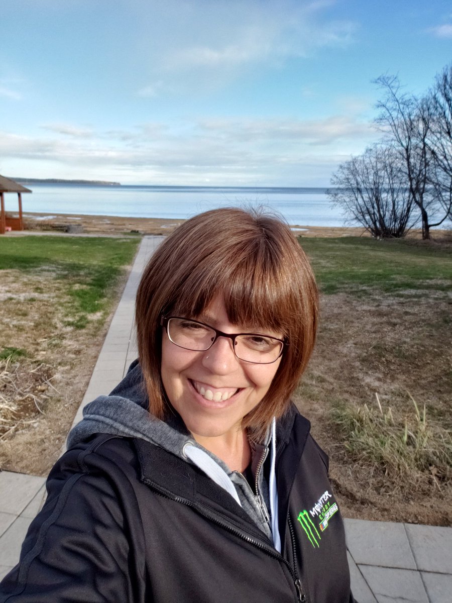 Got the ocean behind me in Gesgapegiag. #feelinggrounded #feelingconnected #nmikmaqterritory #feelslikehome