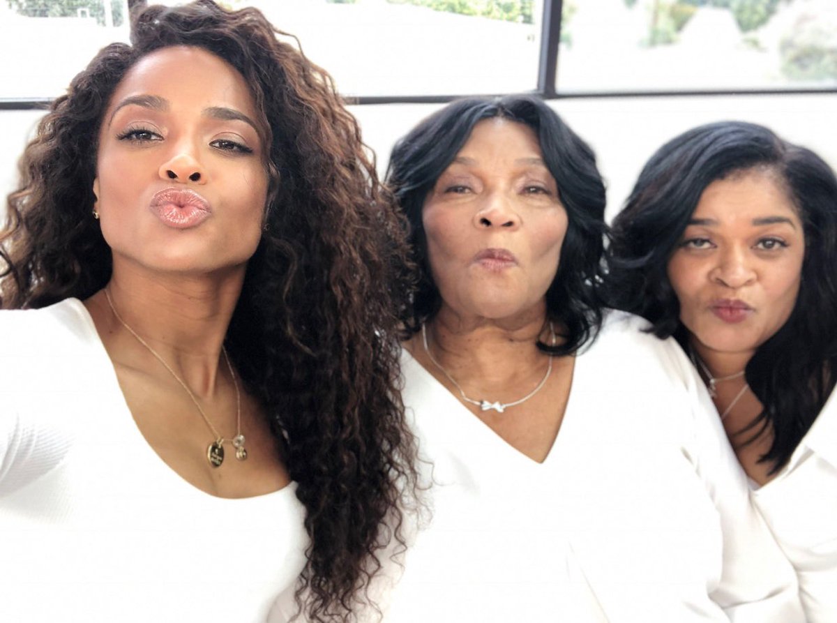 ciara's tweet photo. Grateful for the incredible Mommas and Grandmas in my life and my kids lives. You ladies are appreciated! Thank you ladies for the courage, wisdom and strength you instill in me. You all inspire me. #HappyMothersDay https://t.co/0qfaURbWBG