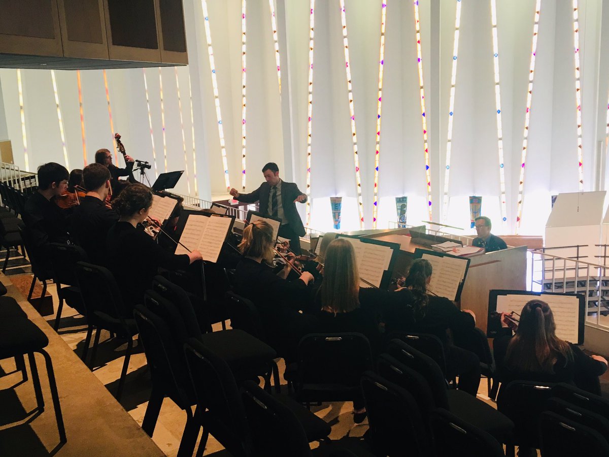 gustiearts's tweet photo. Congrats to the Gustavus Wind Symphony, Lucia Singers and Gustavus Philharmonic Orchestra on their final concerts of the season! We are closing this beautiful spring evening with more than 50 students performing in four different Gustavus handbell ensembles! #whygustavus https://t.co/1ajrDREP1c