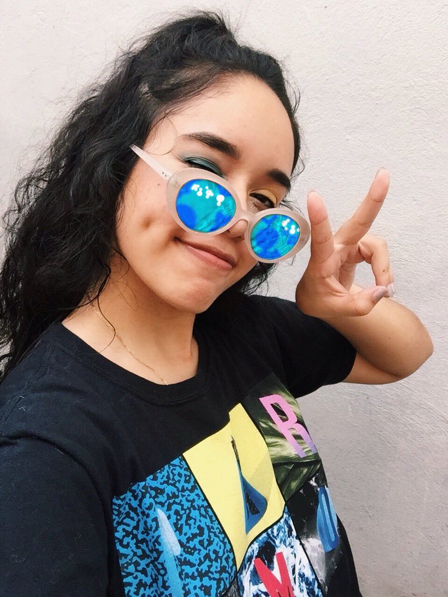 _ItsVaderBitch's tweet photo. 𝔸𝕗𝕥𝕖𝕣 𝕃𝕒𝕦𝕘𝕙𝕥𝕖𝕣 𝕔𝕠𝕞𝕖𝕤 𝕥𝕖𝕒𝕣𝕤 🙃 happy 2nd bday and thanks for saving my life @paramore @yelyahwilliams @itstayloryall @zacfarro #ALart #PMOREart https://t.co/wMBf4vmCjs