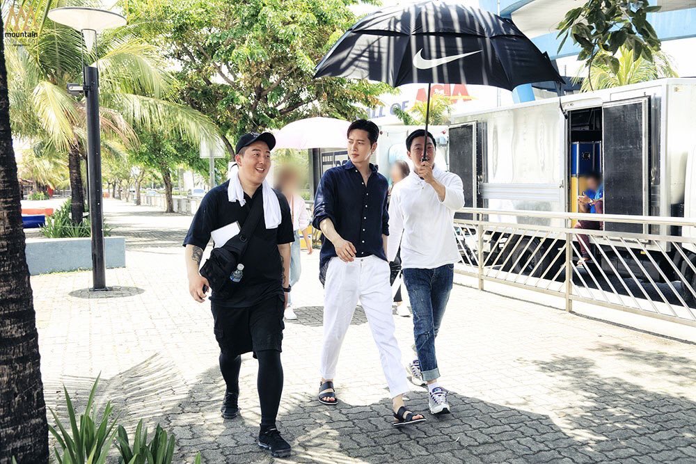 D6aSinJU8AAjh3Q.jpg:large