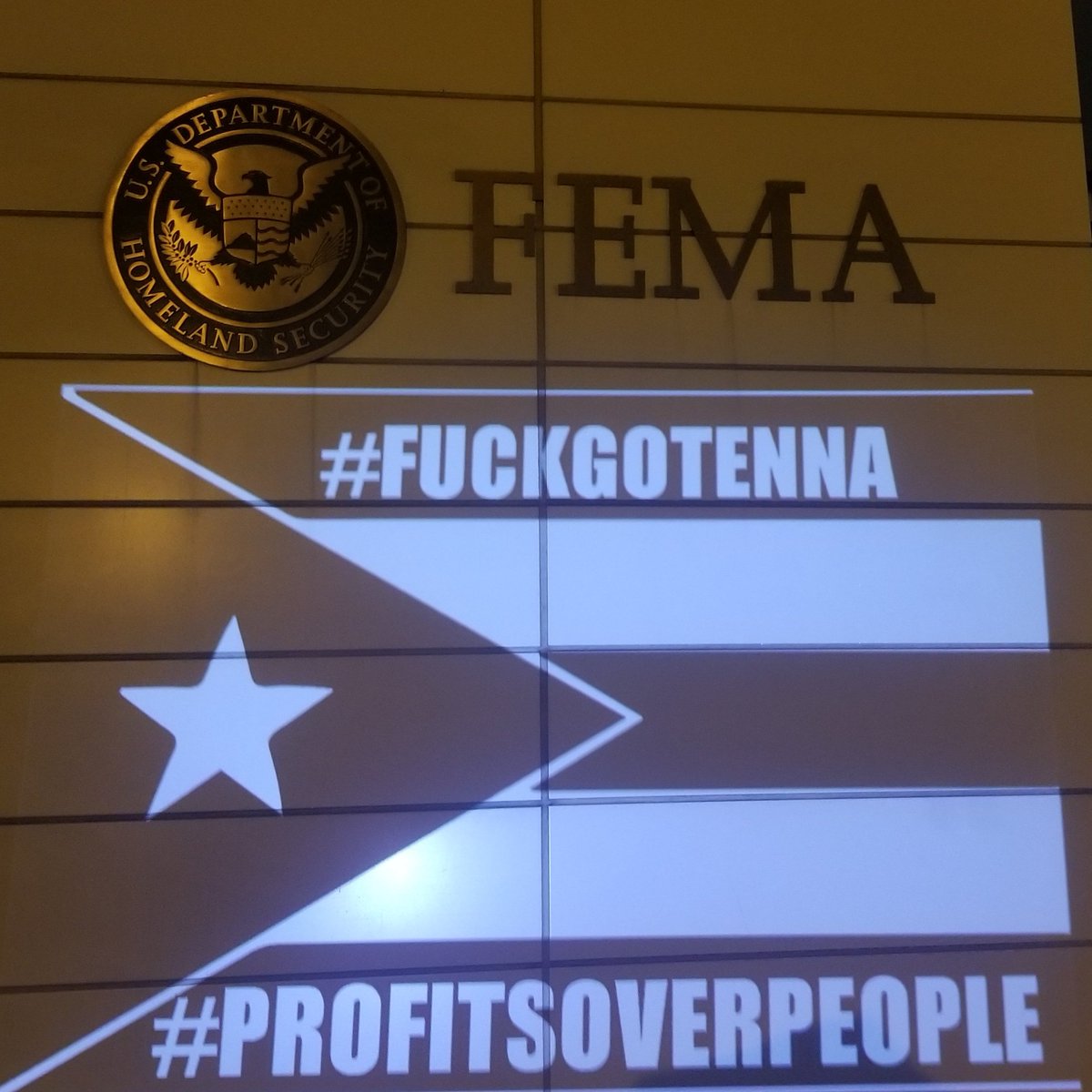 CatsignalUs's tweet photo. If #GOTENNA #gotennaPro won't answer our questions regarding the Emergency gotenna mesh network for #PuertoRico we'll take the fight to their clients/enablers. @gotenna @gotennaPro @fema 2 weeks until hurricane season. #disasterProfiteers millions in federal funding. #wireFraud https://t.co/6TQ4UYDqha