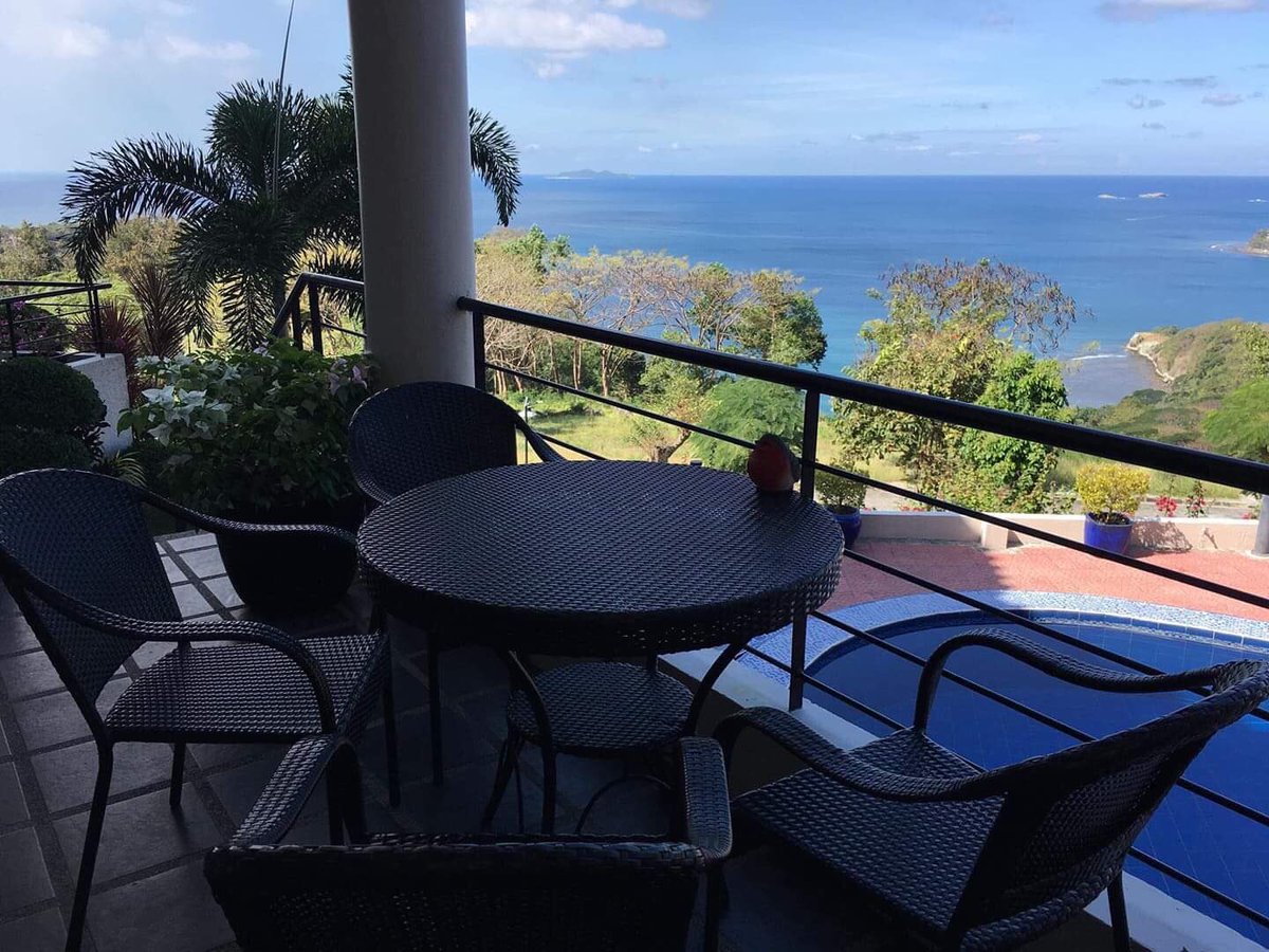 Boredseaman's tweet photo. #SuperGanda 
#Exclusive 
#Private 
#Secured 

Book now at Nasugbu Rainforest Private Resort at an affordable rate of P18,000 per day.  Requires P3,000 Reservation Fee to book. https://t.co/TZZQptCtY6