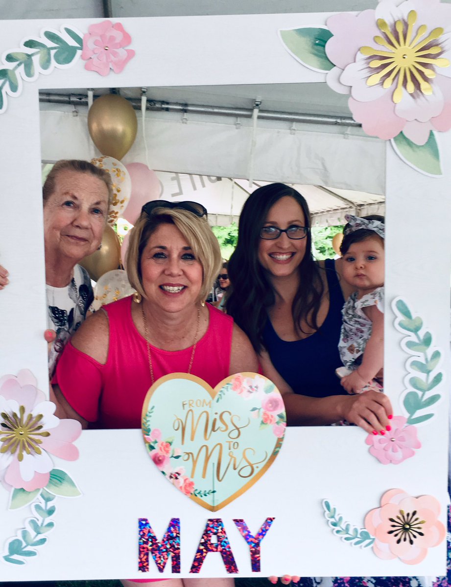 loritom61's tweet photo. Happy Mother’ Day to my Mom! It’s been a busy week! Also to my DIL, the mother of these 3 cuties. 🌸🌺💐💖🌸 https://t.co/PVNPJJsw24