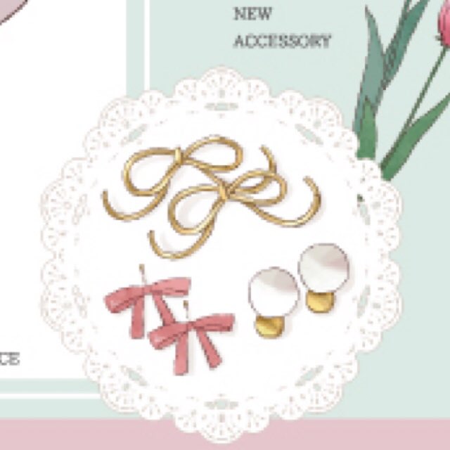 それから、フォロワーさんにハンドメイドのピアスを頂いてしまいました😳

わたしの絵から作ってくださったみたいで、再現度が凄くてびっっくりしました…!!
嬉しすぎる、、大事にします🙇‍♀️💐 