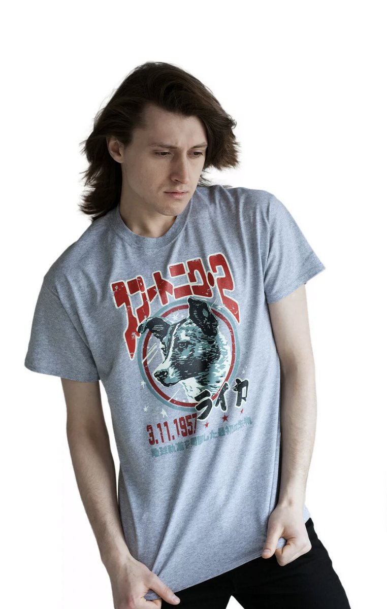 イギリス人が売りさばいてるこのTシャツが、ほしい気がするけど気のせいかも知れなくて寝かせてる 