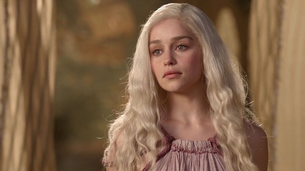 ilianacucu's tweet photo. Que descanse en paz Daenerys Targaryen, No la han matado todavía pero arruinaron su personaje que es incluso peor a que la hubieran matado #GameOfThrones https://t.co/wEMgb15fSZ