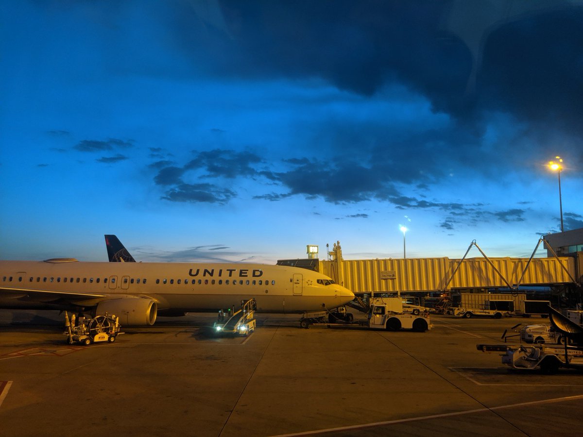 imacsweb's tweet photo. Time for #DEN #SAT .@United #firstclass #travel #clienttime (@ Gate B20 in Denver, CO) https://t.co/OTujgeY461 https://t.co/YPQvoOWcQ4