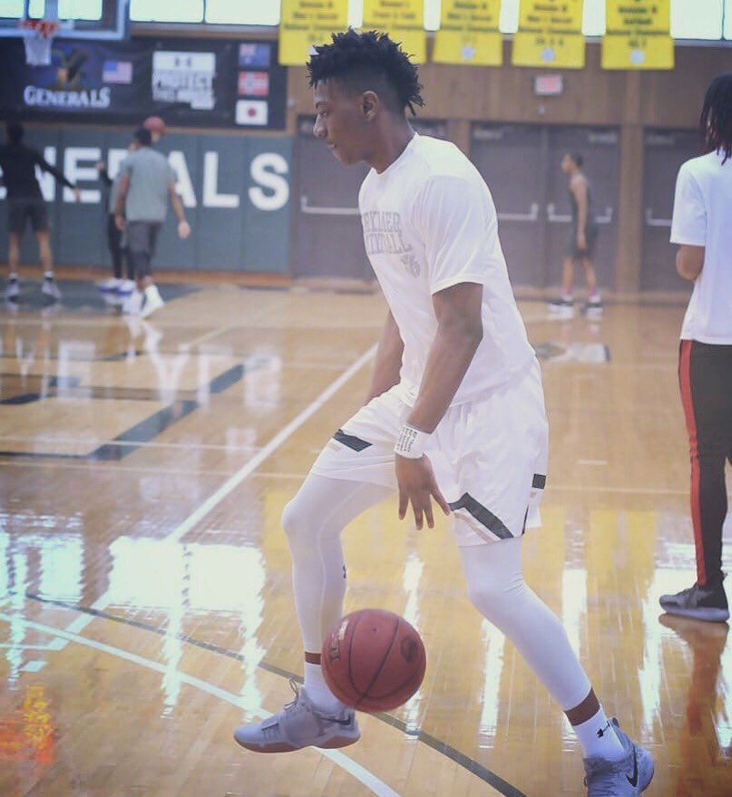 JumpmanKayKay's tweet image. Every move? We worked on that! Every downfall? We ate that! Every win? We treated it like a loss! ⭐️🏀⭐️ #HoodieOn #TPWS