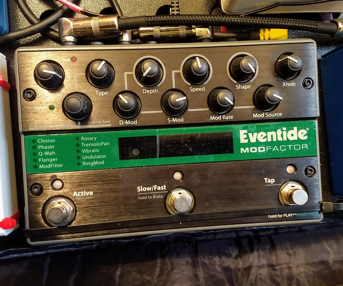 VaiSerDeletado's tweet image. VENDE-SE PEDAIS DE GUITARRA: Modfactor(modulação) e Flashback X4(delay). #modfactor #flashbackx4