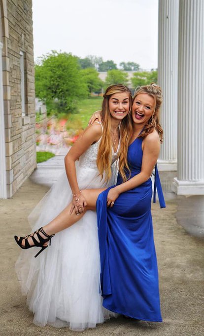 last prom w/ out a date but w/ my bestie was 100% better https://t.co/v8L5JXJjUm