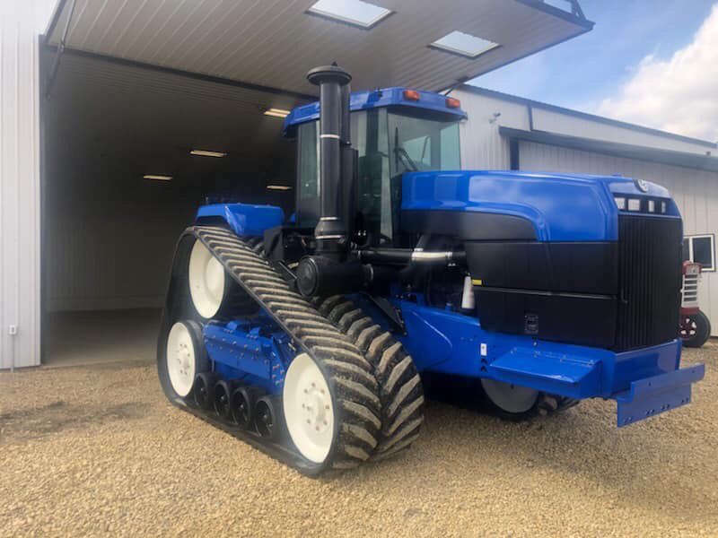 I’m sure old tractor geeks like me remember theses pics of the proto Versatile track floating around on the net in the late 90s. Well apparently a farmer owns it now and just did a restoration. Really cool to see that it escaped being scrapped, as so many are.