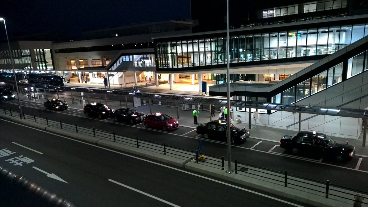 FIWWA's tweet photo. と思ったがLumia1520のPureviewでも夜はけっこう撮れるのだ #wpjp #Win10m https://t.co/qFjHjBupBr