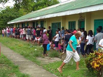 csukomyu's tweet photo. #KomyUnityReport | LOOK: Only one PCOS machine is available for over 900 voters at Alba Elementary School, Baggao, Cagayan.
via Loraine Domingo // #Eleksyon2019 https://t.co/TInkrk4oex