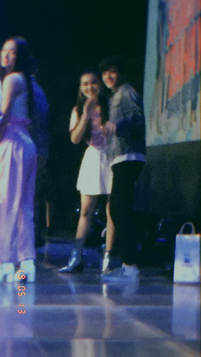 KBmyloveee's tweet photo. halaaaa chinichismis kami ni mikoy hahaha kareee @msKarinaB anong sinasabi nyan ni mikoy? sabihin mo talaga kasi may pag-turo at hampas ka eh haha umayos ka jan ah @imsethfedelin haha 😂 https://t.co/ZPNIScCqj4
