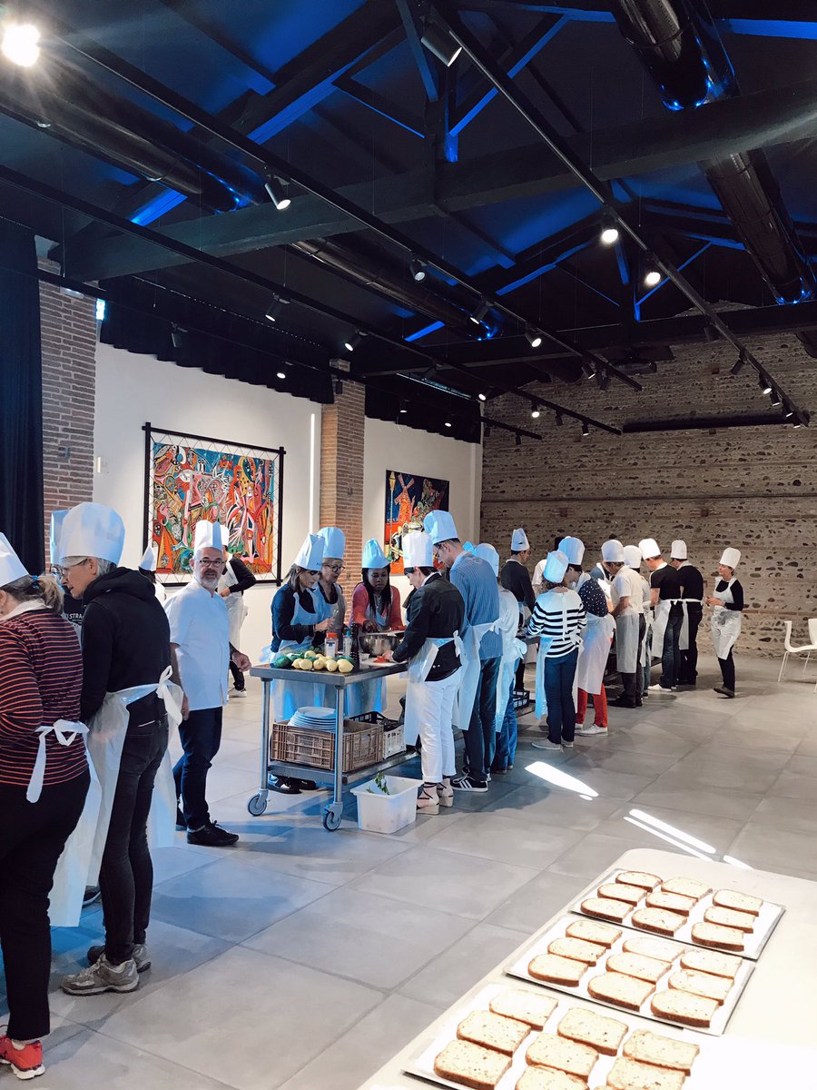 Aujourd’hui, le #manoirduprince ,lieu de réception à #toulouse géré par #miharu se transforme en ateliers culinaires. Une activité originale, fédératrice et gourmande choisie par notre client ! On adore 😊👨‍🍳👩‍🍳