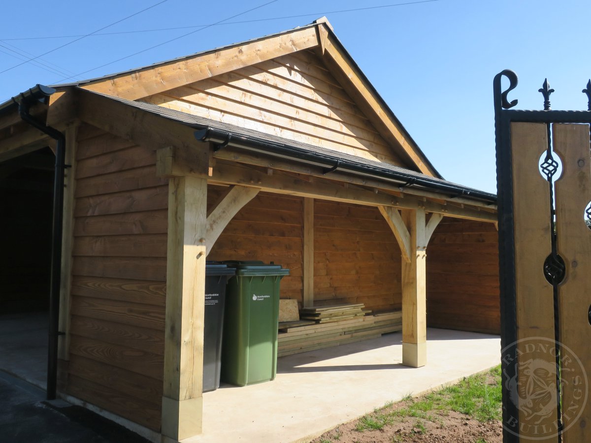 radnoroak's tweet image. A few steps from the end of the drive, this lean-to #logstore is an ideal home for the wheelie bins, no more trudging them down the road in the rain!
View more of our range here: bit.ly/2DycNox

#herefordhour #herefordshire #oak #oakcarport #binstore #recyclinggoals