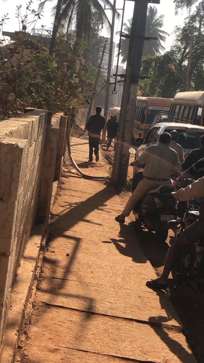 Akki011174's tweet photo. @krishnabgowda @krishnabgowda sir,we are writing from last 2yr requesting for a motorable road,but nothing has been done so far.But shockingly a perfect road connecting veeranapalya and SWD drain bridge Dasarahalli Main Road is getting white topping on war footing.what about us ? https://t.co/vzRhOI9uG3