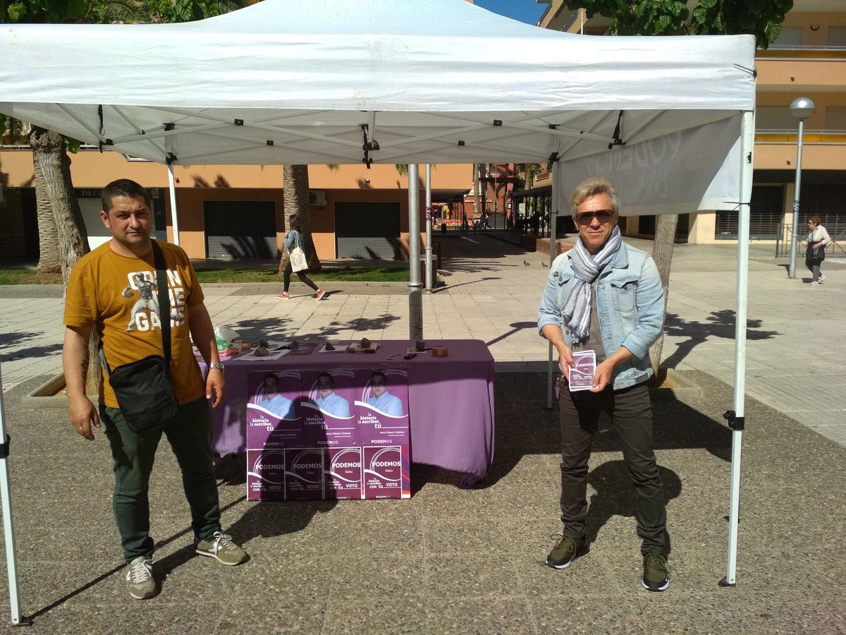 podemsalou's tweet photo. Hoy estaremos en la Plaça De Sant Jordi frente al Mercadona de 10:00 a 20:00, en el planing podréis ver lugares y horas de las próximas carpas informativas, acércate e infórmate sobre las propuestas que tenemos para #Municioales2019Salou
#UnidasPodemos26M
#LaHistoriaLaEscribesTú https://t.co/vOqoZbItXi