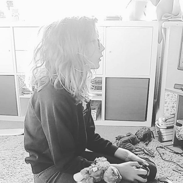 FlutterBeesST's tweet photo. I know we are probably going to pay big time for this later but she has been up and dressed since 6am, excited for SATS and for showing them what she is made of. (her words, I expect a combination of slime, rainbows and wolf claws myself) 
We have had a rocky as hell week an… https://t.co/T2uXAwcHJU