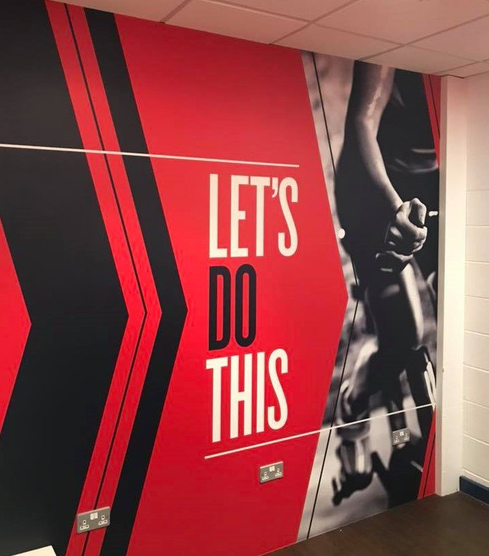 Let's start the week the right way......bright and bold with lots of motivation. 
Here is a Onepiece mural  printed and installed for Crossfit Clitheroe that does just that. 
#letsdothis #fitnesssuite #gymmurals #gymdecor