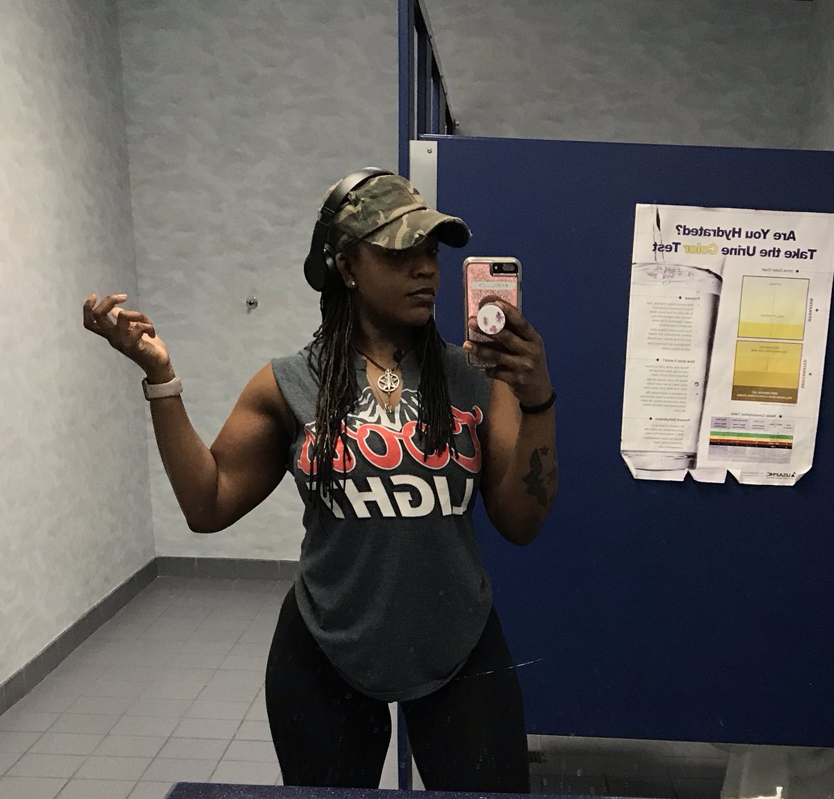 freakshow_babe's tweet photo. We up in this place! Anyway..
Starting Week 3 of the elimination diet. I had a tablespoon of sweet potato last night and didn’t die.
🗣 Leg Dayyyyyyyyy #ketobabe #theKetogenicBarbie https://t.co/uqT9bJSUEw