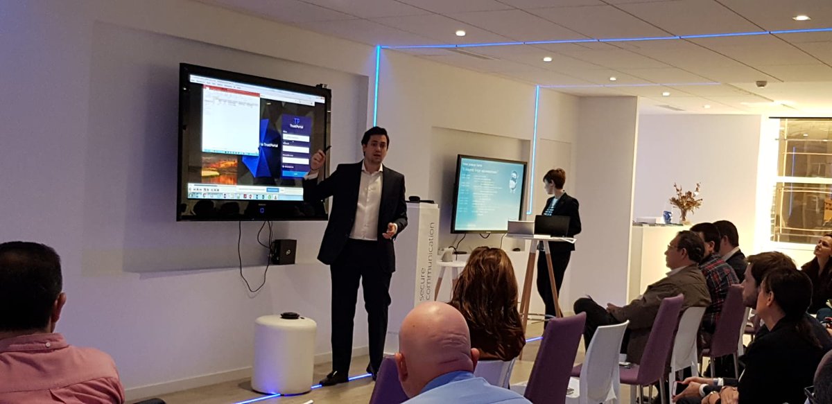 Juan_Jose_Rivas's tweet photo. Turno ahora para @FigueroaGonzalo dentro de nuestro evento de #smartassistants Gran demostración de cómo enlazado con RPA se puede sacar todo el partido a los asistentes virtuales. #Atosisdigital https://t.co/uz3F0lEgoJ