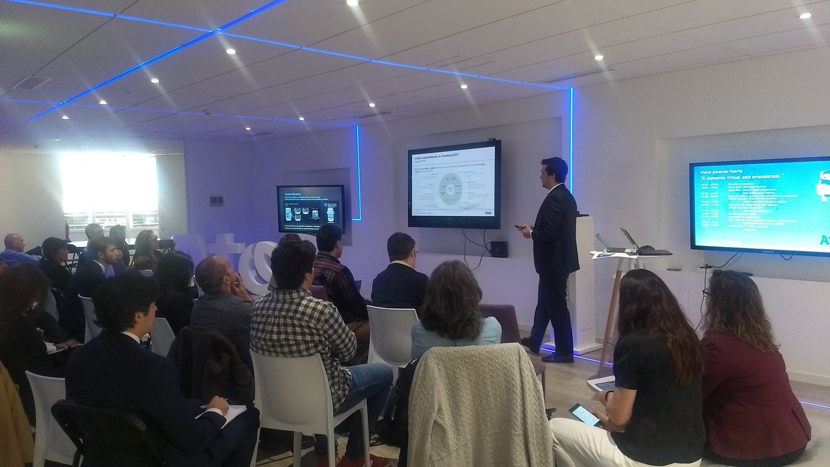 Mayte_Martin_mr's tweet photo. Nuestro experto @FigueroaGonzalo nos cuenta el papel de la automatización en los asistentes virtuales con ejemplos prácticos! @AtosES @arosafer @ygonzago #Atosisdigital https://t.co/tzBt2tBRiV