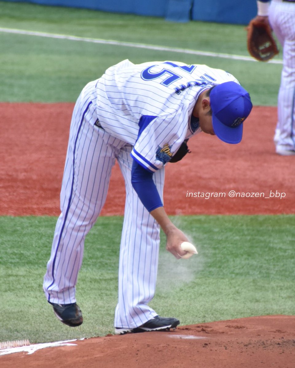 投手がロジンバッグに触れたり煙を上げたりする写真のタグ に集まった写真たち 3ページ目 Togetter