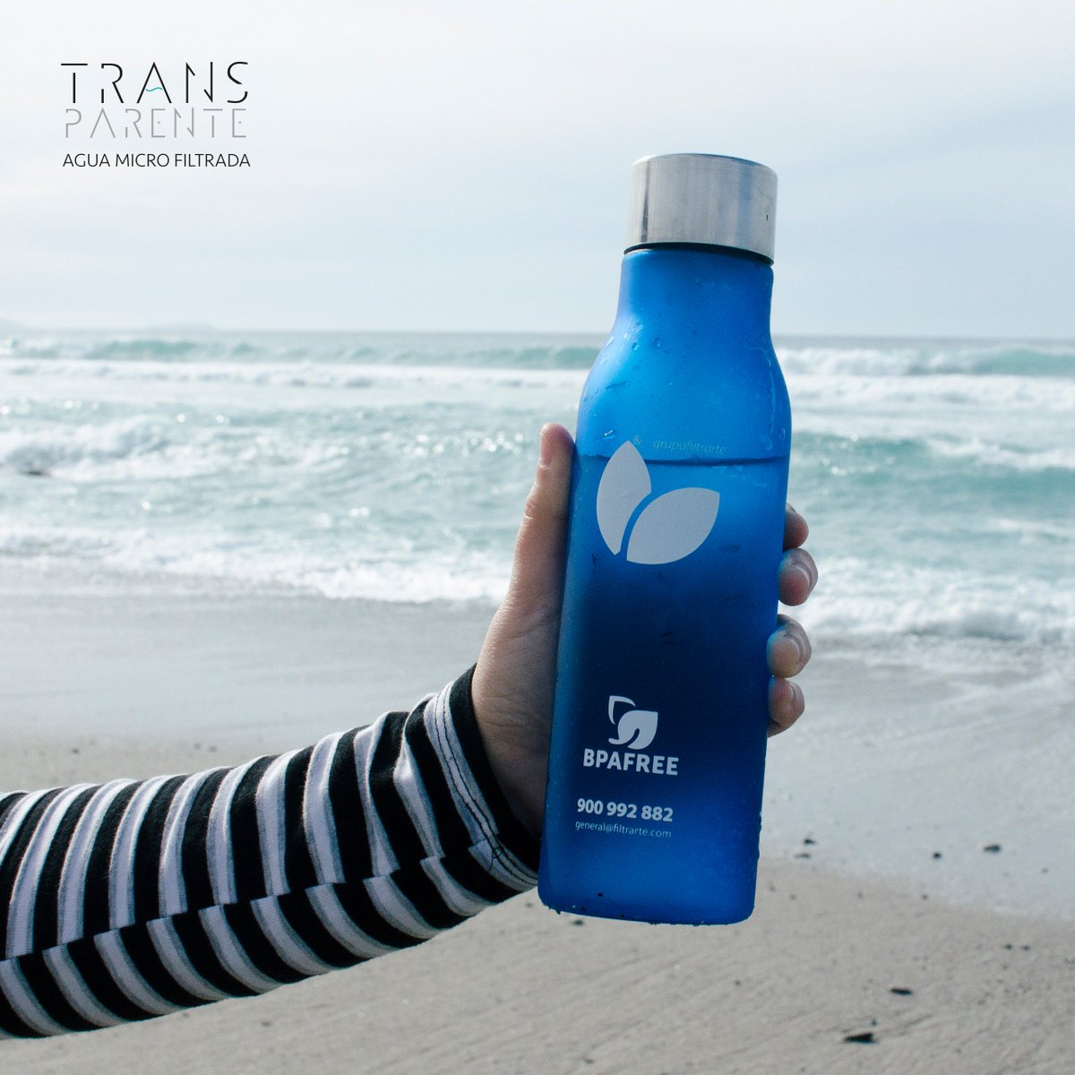 Transparente_ES's tweet photo. Nuestras botellas de plástico reutilizables BPA Free son perfectas para el gimnasio: son ligeras, fáciles de transportar y podrás personalizarlas con tu marca. Disfruta del agua microfiltrada de la mejor forma, contáctanos y te informamos sin compromiso 💧 #aguatransparente https://t.co/yQMIIkzYOO
