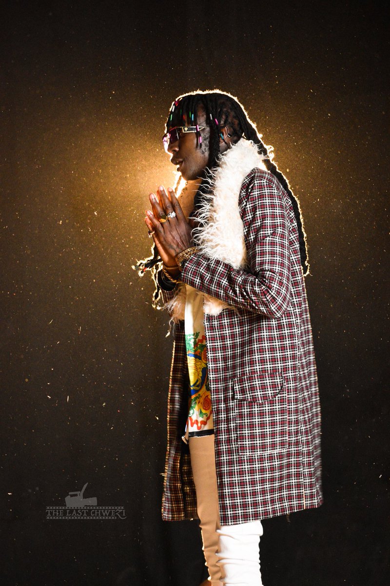 ZizaBafanaUg's tweet photo. Life without risk is life wasted.  #MondayMotivation

           #KiNGDoM come 🔥
                #EBIZIBU🤔 https://t.co/PQHZ57b6XI