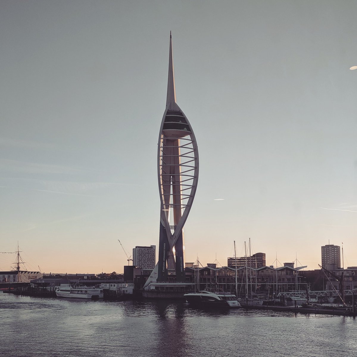 EARLY // MORNING //INSTALL

#graftin #iow #southsea #ldn #furniture #interiors #design #architecture #spinnaker #morning #monday