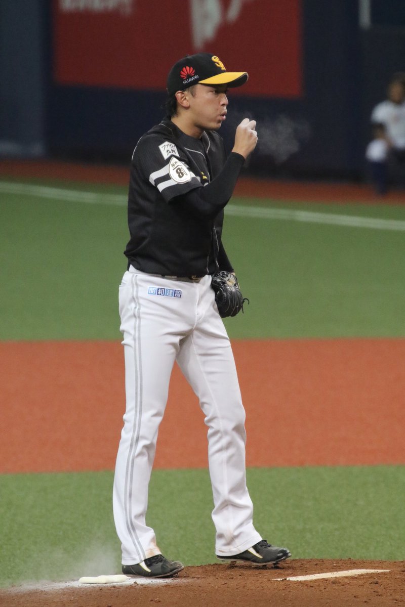 投手がロジンバッグに触れたり煙を上げたりする写真のタグ に集まった写真たち 2ページ目 Togetter