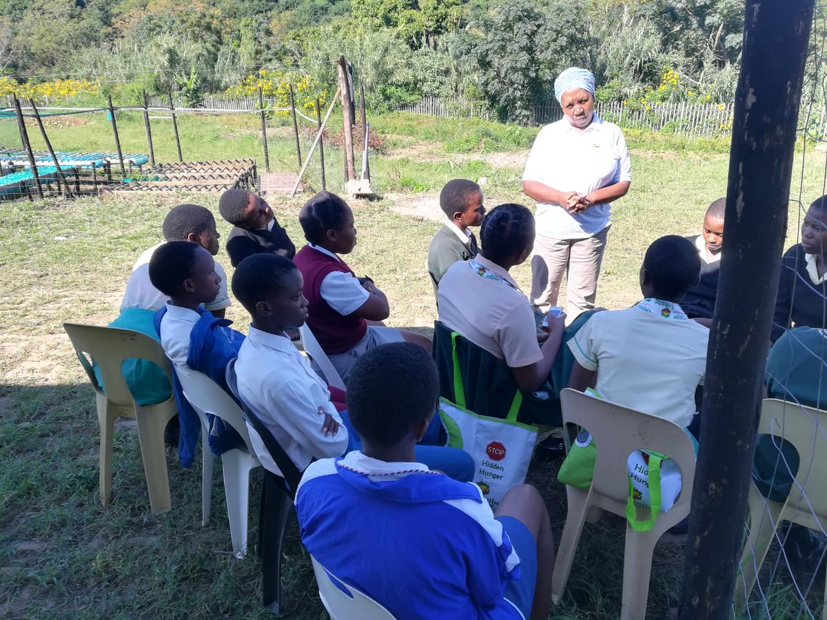 UmgibeCreator's tweet photo. Our Social program #StopHiddenHunger during our monthly sessions last Saturday. It takes a village to raise a child https://t.co/uNTRfbTigx