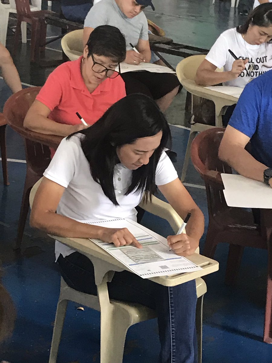 MariejoSRamos's tweet photo. It took Vice Mayor Joy Belmonte seven minutes to cast her vote here at the Christ the King Seminary, then she left. She refused to comment on the arrest of her opponent, Rep. Bingbong Crisologo. @inquirerdotnet https://t.co/ve82g3s8bd