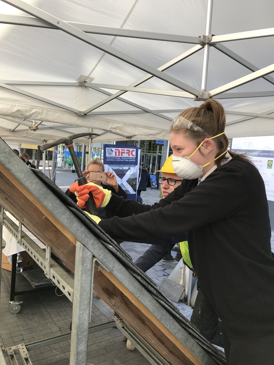 Traditional building skills demo outside Edinburgh City Chambers today&amp;tomorrow.Pop alone to see school pupils receive mini-masterclasses in these key trades. <a href="/TheNFRC/">NFRC</a> <a href="/StoneFederation/">Stone Federation</a> <a href="/EdinburghWH/">Edinburgh World Heritage</a> <a href="/EdinburghCC/">EdinburghCityCouncil</a> <a href="/edinburghcoll/">Edinburgh College</a> <a href="/HistEnvScot/">Historic Environment Scotland</a> <a href="/TheBEFS/">Built Environment Forum Scotland</a> <a href="/HESEngineShed/">The Engine Shed</a> <a href="/InspiringConst1/">Inspiring Construction</a>