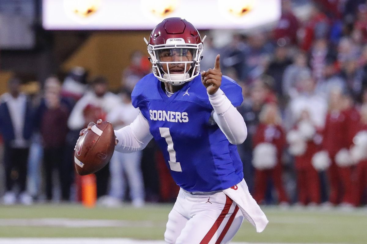 NFLDraft_2020's tweet image. 2020 NFL Top Seniors: QB
4 Steven Montez COLORADO
3 Jalen Hurts ALABAMA
2 Nate Stanley IOWA
1 Justin Herbert OREGON