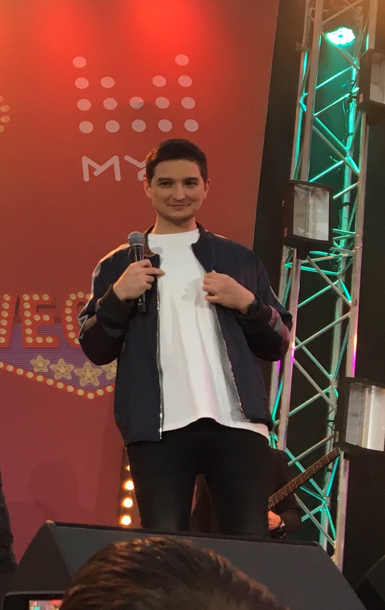 Seothb's tweet photo. Равиль, что за взгляд? 🤣👀
#thejigits https://t.co/j6Xy8QFIDV