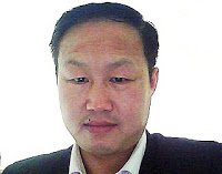 王喻平（CPPC編號：00365），中華民主正義黨組建人。因公開散發控告書而遭逼迫，2011年10月被迫流亡泰國，次年11月因繼續推動民主活動，被中共跨境抓捕秘押。2015年1月被湖北荊州市中級法院以“煽顛罪”判刑11年，刑期至2023年11月7日。屢遭酷刑毒打等。現在湖北洪山監獄服刑。cppc1989.blogspot.com/2016/04/cppc00…