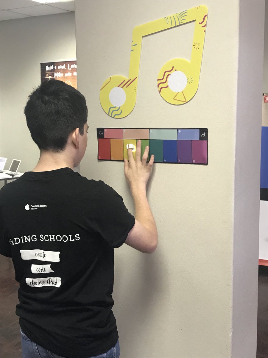 LaetiDeJager's tweet image. The coolest way to teach #iPadlearning @ThinkAheadZA #iPadSummitZA