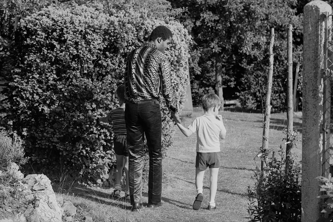 Happy Birthday Stevie Wonder!
Photo taken at a children s home for the blind in London, 1970. 