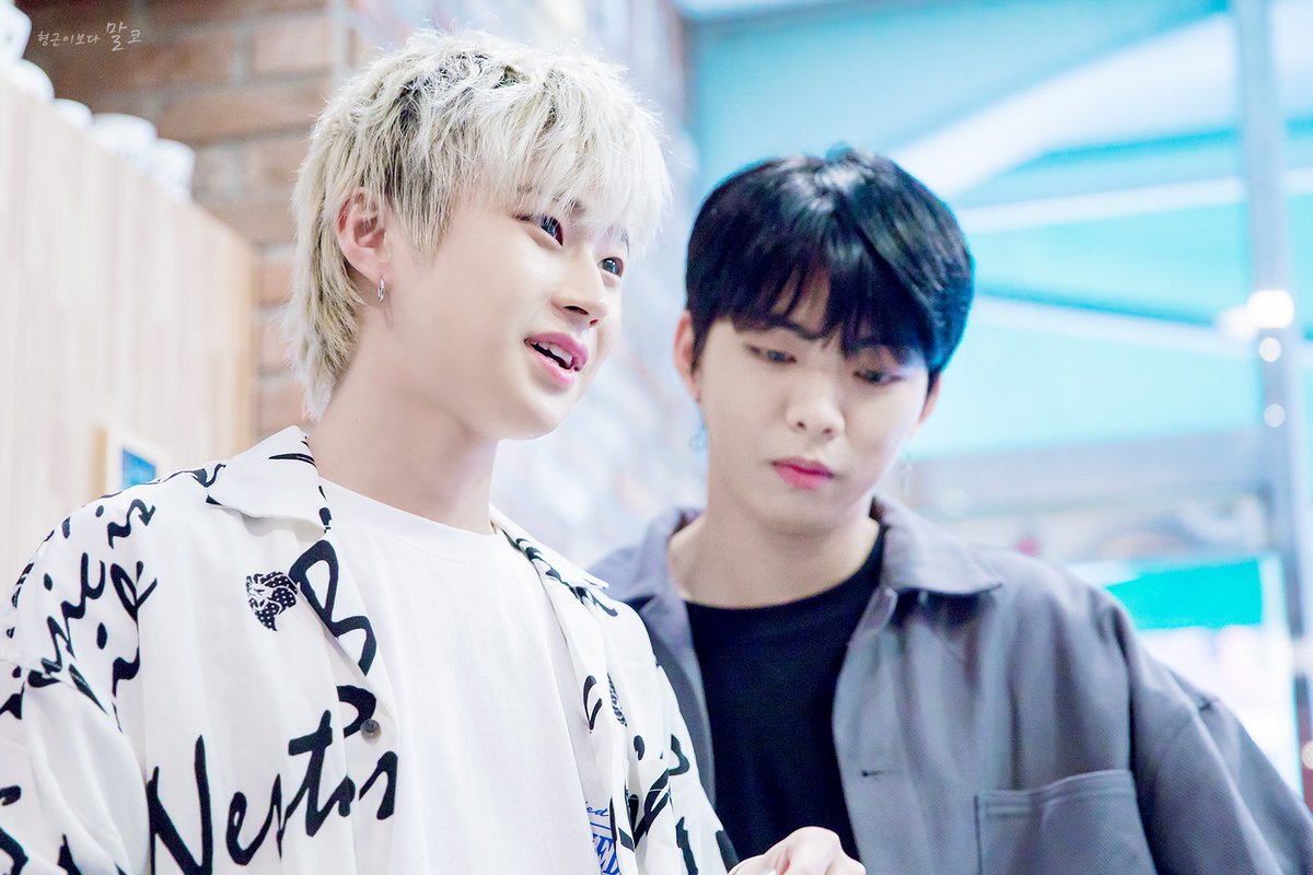 M_than_H's tweet photo. 190511 신사 생일이벤트 카페

행복해애애 😆

#열혈남아 #HBY
#마르코 #MARCO #이형근 https://t.co/t4gkhf0w58